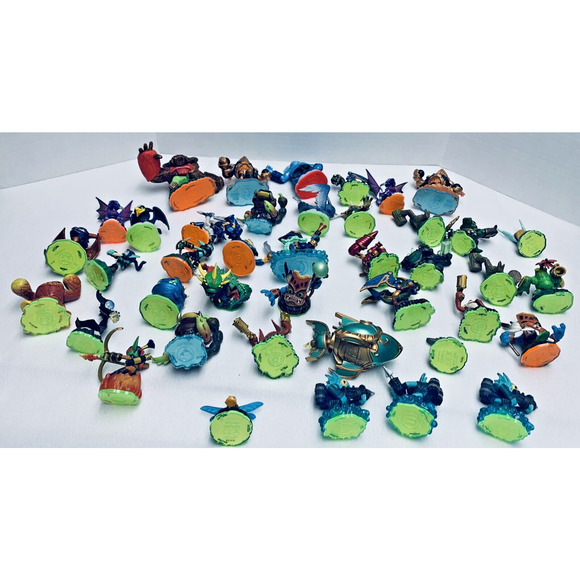 Skylander Action Figure Lot 41 Pieces Giants? 1" to 4" Tall Some Dups Good Clean - Picture 14 of 15